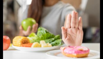 הפסיכולוגיה של דיאטות קצרות טווח: פירוק מחסומים נפשיים